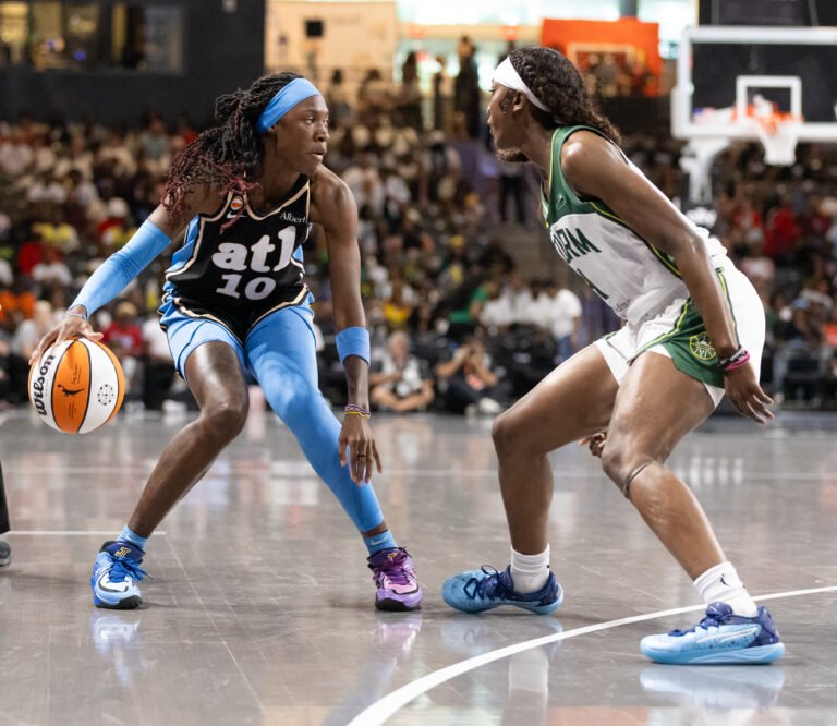 Rhyne Howard and Flau'jae Johnson